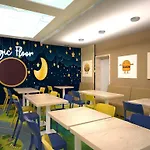 Sandra & Aquapark منتجع