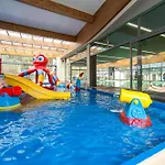 Sandra & Aquapark منتجع