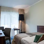 Sandra & Aquapark منتجع بوغورزيلكا