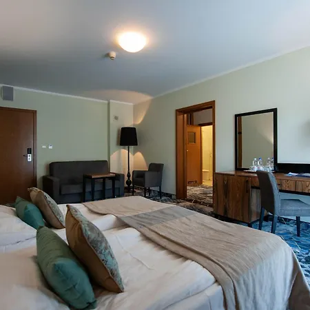 Sandra & Aquapark Resort 3*