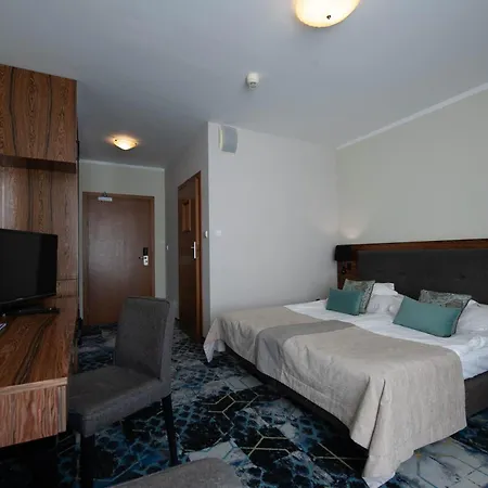 Sandra & Aquapark Resort 3*