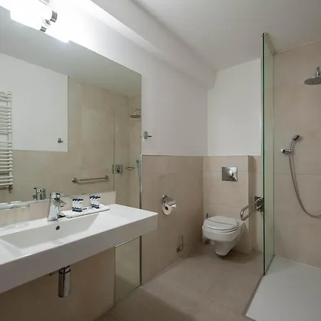 Sandra & Aquapark Resort