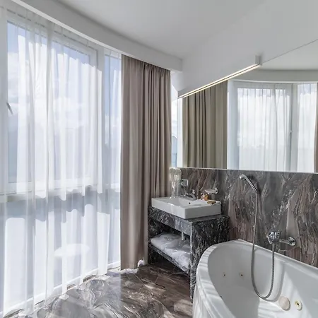 Sandra & Aquapark Resort