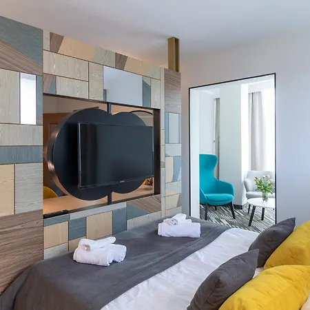 Sandra & Aquapark Resort 3*