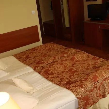 Ośrodek wypoczynkowy Sandra 3*