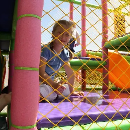 Sandra & Aquapark Resort