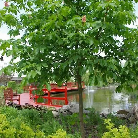 Sandra & Aquapark 3*