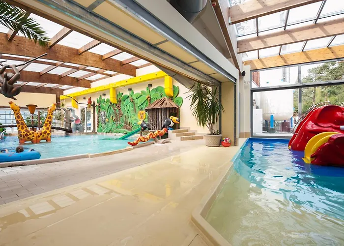 Sandra & Aquapark 3*