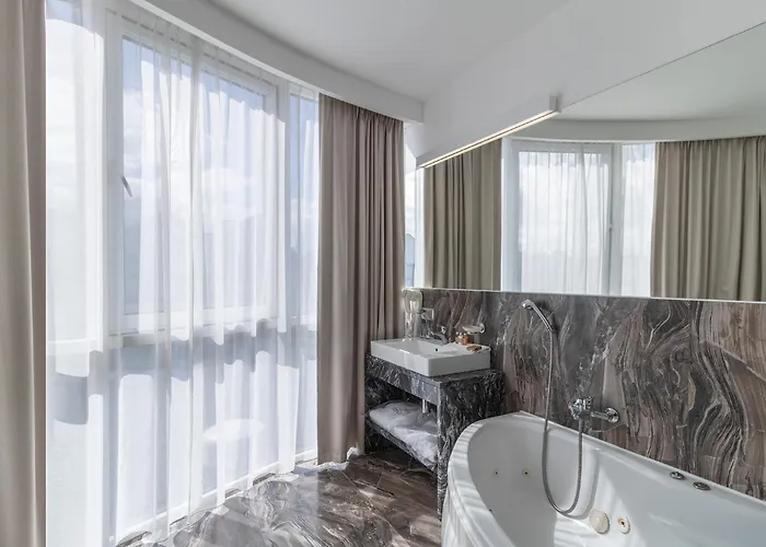 Sandra & Aquapark Resort