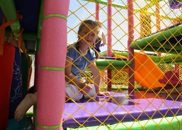 Sandra & Aquapark Resort